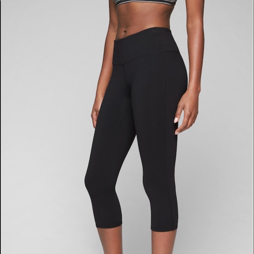 Athleta black capri leggings